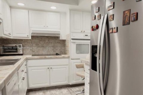 Condo in Sunny Isles Beach, Florida, 1 bedroom  № 2043307 - photo 4