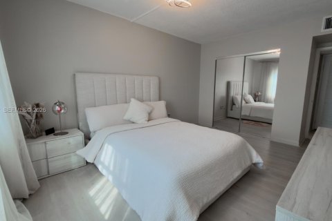 Condo in Sunny Isles Beach, Florida, 1 bedroom  № 2043307 - photo 13