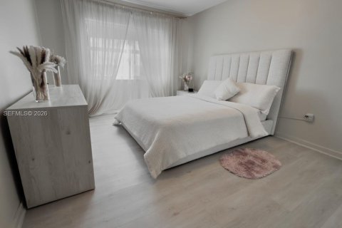 Condo in Sunny Isles Beach, Florida, 1 bedroom  № 2043307 - photo 15