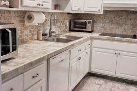 Condo in Sunny Isles Beach, Florida, 1 bedroom  № 2043307 - photo 5