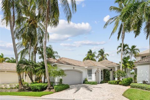House in Wellington, Florida 3 bedrooms, 223.99 sq.m. № 2262484