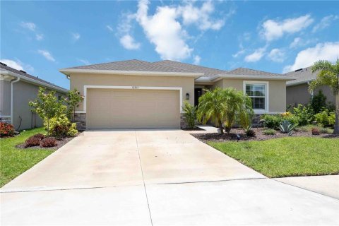 House in Parrish, Florida 4 bedrooms, 189.99 sq.m. № 1829128 - photo 3