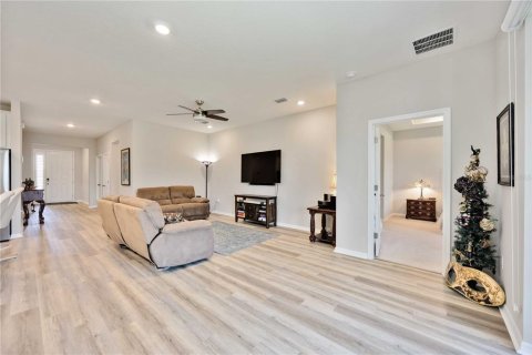 House in Parrish, Florida 4 bedrooms, 189.99 sq.m. № 1829128 - photo 10