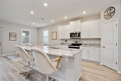 House in Parrish, Florida 4 bedrooms, 189.99 sq.m. № 1829128 - photo 13