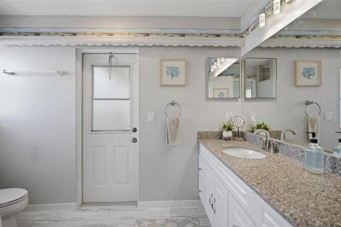 House in Hernando Beach, Florida 3 bedrooms, 205.31 sq.m. № 2234265 - photo 27