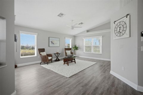 House in Hernando Beach, Florida 3 bedrooms, 205.31 sq.m. № 2234265 - photo 20