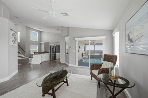 House in Hernando Beach, Florida 3 bedrooms, 205.31 sq.m. № 2234265 - photo 10