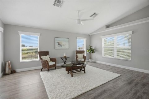 House in Hernando Beach, Florida 3 bedrooms, 205.31 sq.m. № 2234265 - photo 8