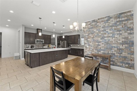 Casa en venta en Kissimmee, Florida, 4 dormitorios, 367.24 m2 № 1853725 - foto 8