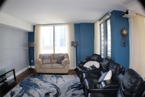 Condominio en alquiler en Miami, Florida, 3 dormitorios, 198.25 m2 № 2041590 - foto 24