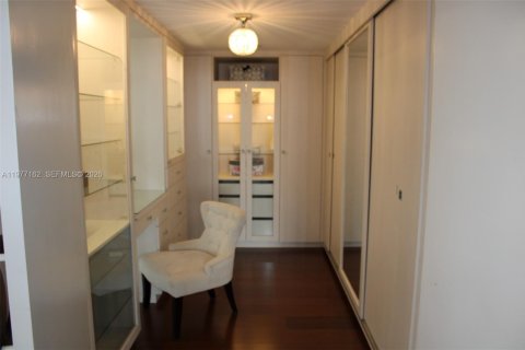 Condominio en alquiler en Miami, Florida, 3 dormitorios, 198.25 m2 № 2041590 - foto 12
