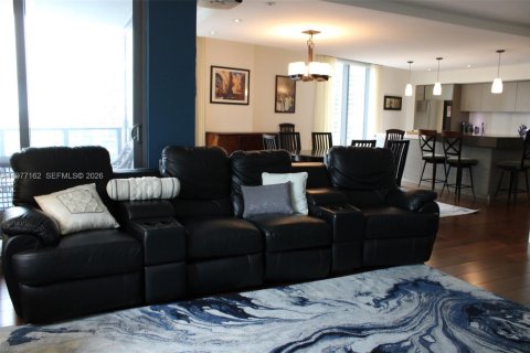 Condominio en alquiler en Miami, Florida, 3 dormitorios, 198.25 m2 № 2041590 - foto 21
