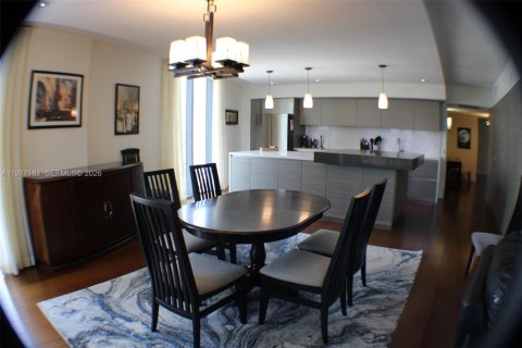 Condominio en alquiler en Miami, Florida, 3 dormitorios, 198.25 m2 № 2041590 - foto 27