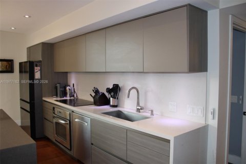 Condominio en alquiler en Miami, Florida, 3 dormitorios, 198.25 m2 № 2041590 - foto 3