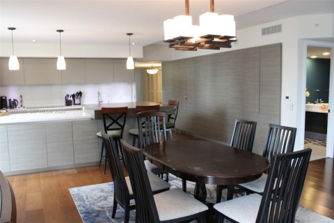 Condominio en alquiler en Miami, Florida, 3 dormitorios, 198.25 m2 № 2041590 - foto 19