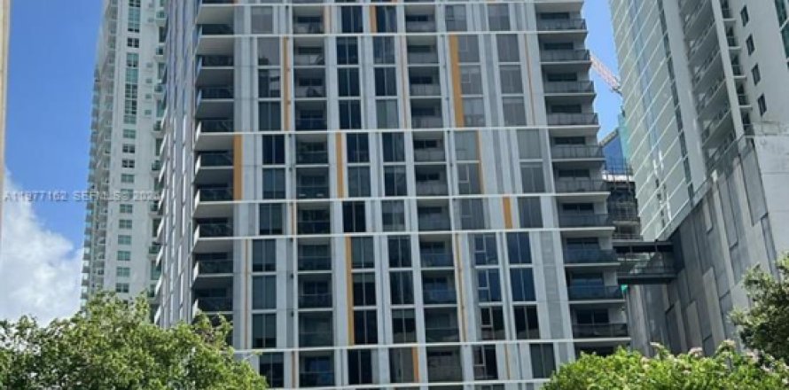 Condominio en Miami, Florida, 3 dormitorios  № 2041590