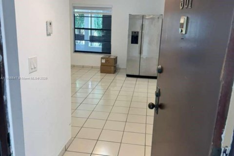 Condominio en alquiler en Miami, Florida, 2 dormitorios, 89.65 m2 № 2012351 - foto 28