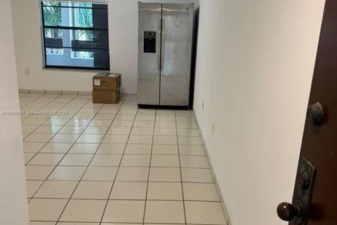 Condominio en alquiler en Miami, Florida, 2 dormitorios, 89.65 m2 № 2012351 - foto 7