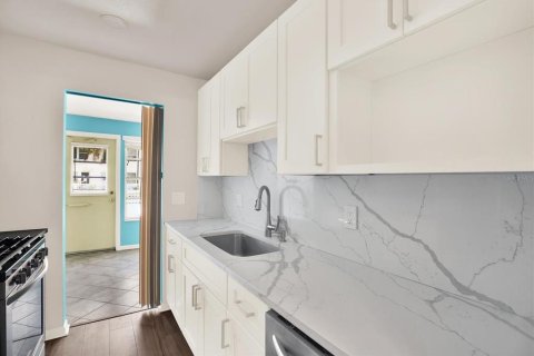 Copropriété à vendre à Gulfport, Floride: 1 chambre, 75.72 m2 № 1815886 - photo 10