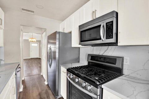 Copropriété à vendre à Gulfport, Floride: 1 chambre, 75.72 m2 № 1815886 - photo 11