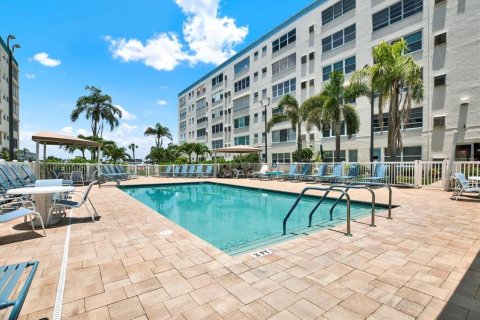 Copropriété à vendre à Gulfport, Floride: 1 chambre, 75.72 m2 № 1815886 - photo 21