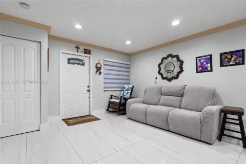 Touwnhouse à vendre à Miami Gardens, Floride: 3 chambres, 120.96 m2 № 2409345 - photo 6