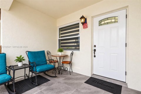 Touwnhouse à vendre à Miami Gardens, Floride: 3 chambres, 120.96 m2 № 2409345 - photo 3