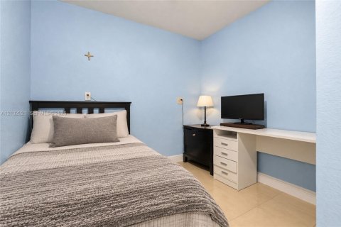 Touwnhouse à vendre à Miami Gardens, Floride: 3 chambres, 120.96 m2 № 2409345 - photo 24