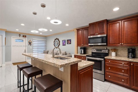 Touwnhouse à vendre à Miami Gardens, Floride: 3 chambres, 120.96 m2 № 2409345 - photo 14