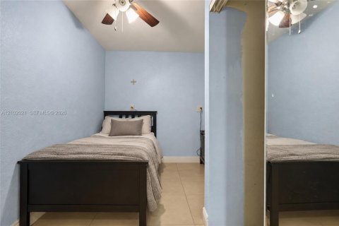 Touwnhouse à vendre à Miami Gardens, Floride: 3 chambres, 120.96 m2 № 2409345 - photo 23