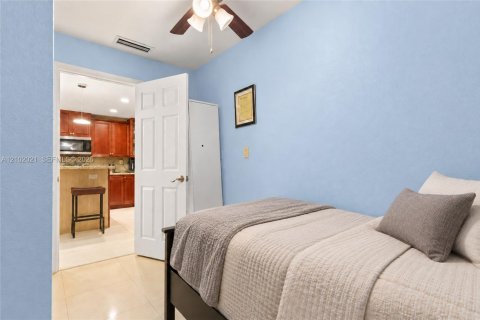 Touwnhouse à vendre à Miami Gardens, Floride: 3 chambres, 120.96 m2 № 2409345 - photo 22