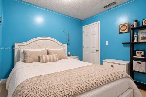 Touwnhouse à vendre à Miami Gardens, Floride: 3 chambres, 120.96 m2 № 2409345 - photo 21