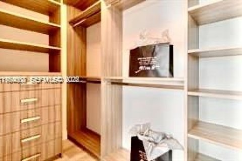 Купить кондоминиум в Норт-Майами-Бич, Флорида 2 спальни, 168.8м2, № 2051413 - фото 20