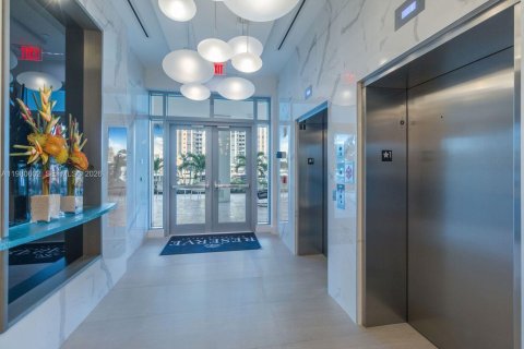 Купить кондоминиум в Норт-Майами-Бич, Флорида 2 спальни, 168.8м2, № 2051413 - фото 29