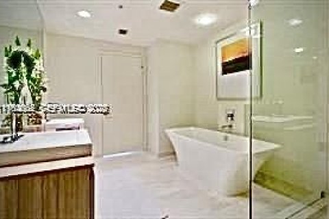 Купить кондоминиум в Норт-Майами-Бич, Флорида 2 спальни, 168.8м2, № 2051413 - фото 15
