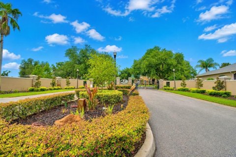 Casa en venta en Lakeland, Florida, 4 dormitorios, 297.84 m2 № 2216664 - foto 2