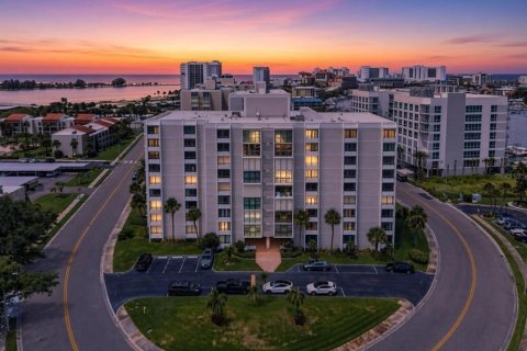 Condo in Clearwater, Florida, 2 bedrooms № 2325245