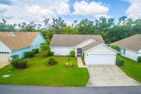House in Englewood, Florida 2 bedrooms, 147.53 sq.m. № 1771295 - photo 1