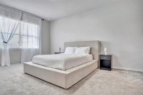 Casa en venta en Winter Haven, Florida, 4 dormitorios, 209.12 m2 № 1905314 - foto 11