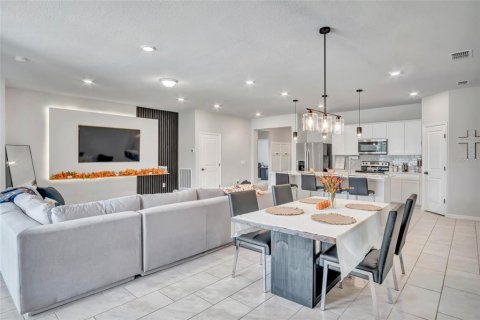 Casa en venta en Winter Haven, Florida, 4 dormitorios, 209.12 m2 № 1905314 - foto 6