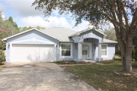 Casa en Citrus Springs, Florida 3 dormitorios, 155.52 m2 № 2371205