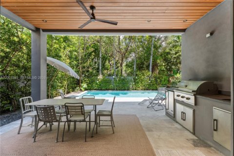 Condo in Miami, Florida, 5 bedrooms  № 2072573 - photo 18