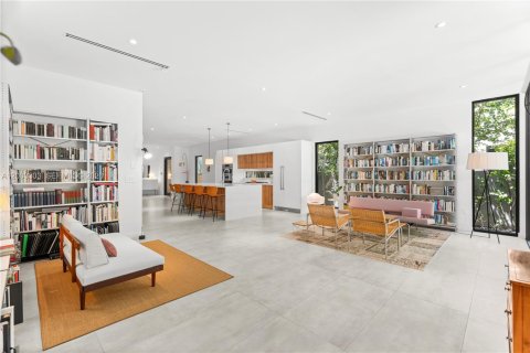 Condo in Miami, Florida, 5 bedrooms  № 2072573 - photo 16