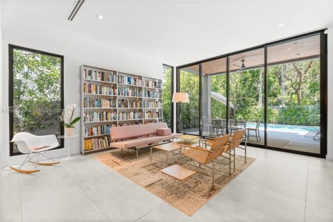 Condo in Miami, Florida, 5 bedrooms  № 2072573 - photo 13