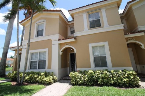 Touwnhouse à vendre à Miramar, Floride: 3 chambres, 117.99 m2 № 1813993 - photo 1