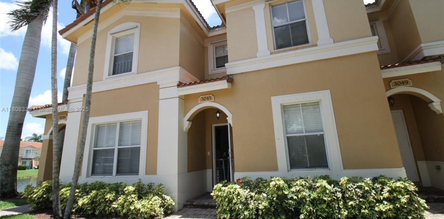 Touwnhouse à Miramar, Floride 3 chambres, 117.99 m2 № 1813993