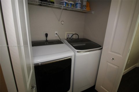 Touwnhouse à vendre à Miramar, Floride: 3 chambres, 117.99 m2 № 1813993 - photo 28