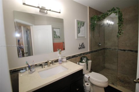 Touwnhouse à vendre à Miramar, Floride: 3 chambres, 117.99 m2 № 1813993 - photo 17