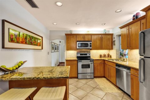 Casa en venta en Hollywood, Florida, 3 dormitorios, 140.1 m2 № 1995245 - foto 13