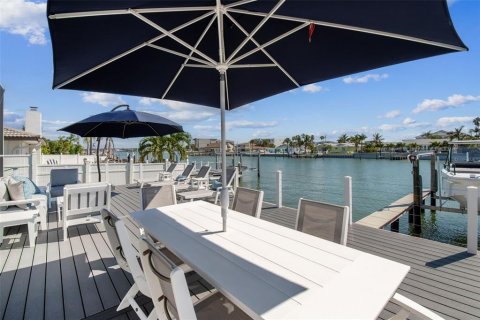 Villa ou maison à vendre à Belleair Beach, Floride: 3 chambres, 229.47 m2 № 2142241 - photo 15